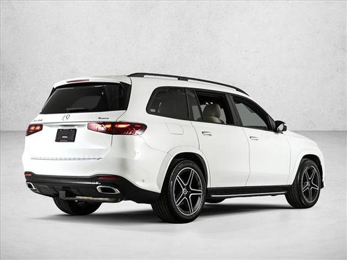 Certified 2025 Mercedes-Benz GLS 450 4MATIC image 5