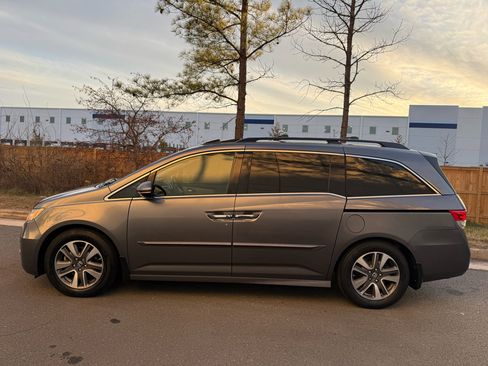 Used 2014 Honda Odyssey Touring image 11