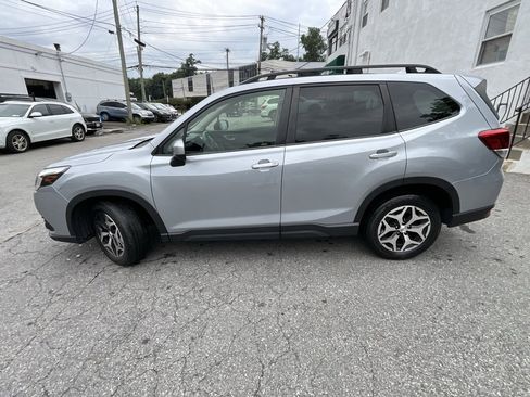 Certified 2022 Subaru Forester Premium image 5