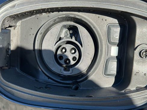 Used 2019 Porsche Cayenne E-Hybrid image 50