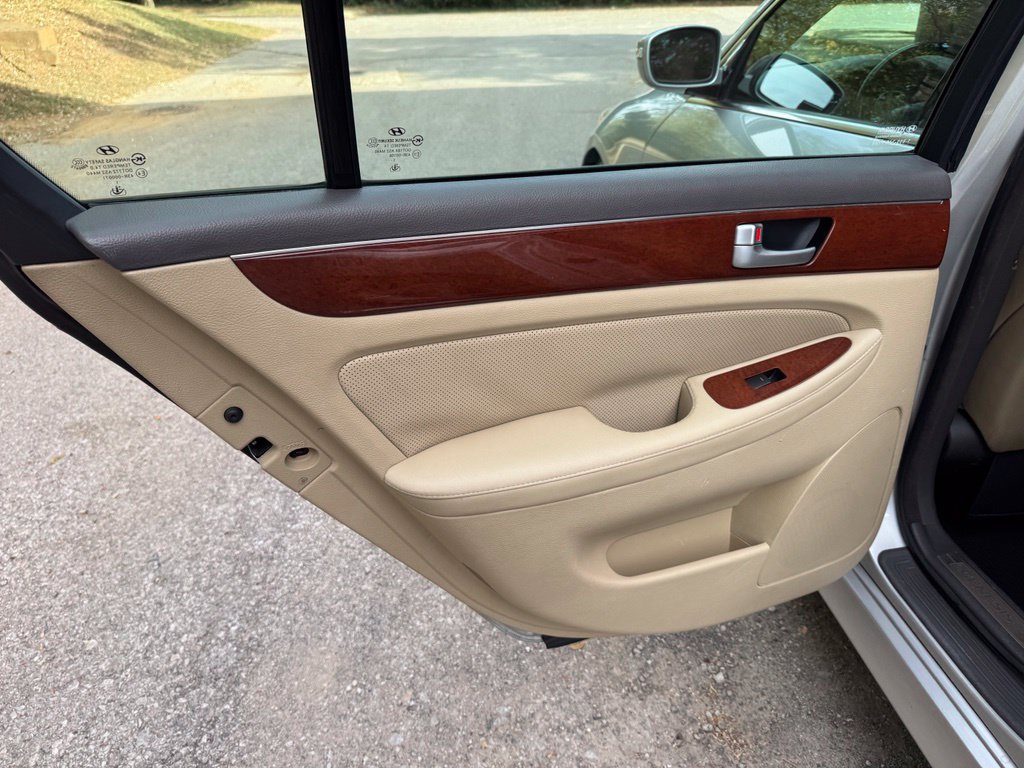 Used 2012 Hyundai Genesis 3.8 RWD image 19