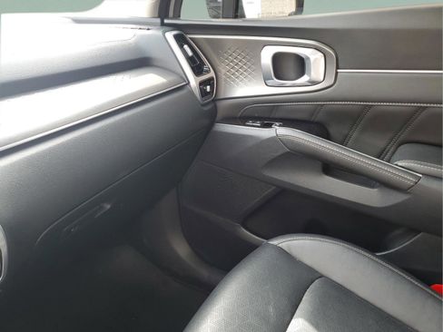 Certified 2022 Kia Sorento SX image 24