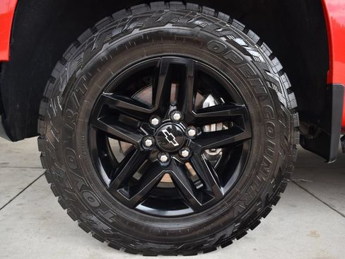 Used 2021 Chevrolet Silverado 1500 Custom Trail Boss w/ LPO, Dark Essentials Package AWD/4WD image 14