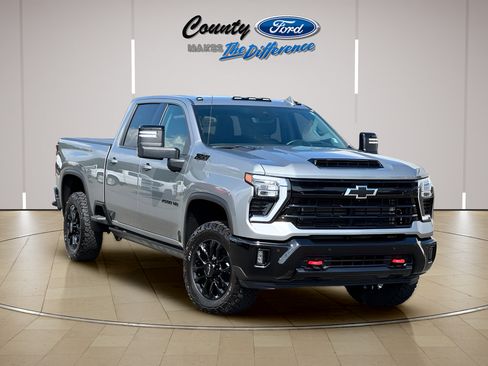 Used 2025 Chevrolet Silverado 2500 LTZ w/ LTZ Plus Package AWD/4WD image 1