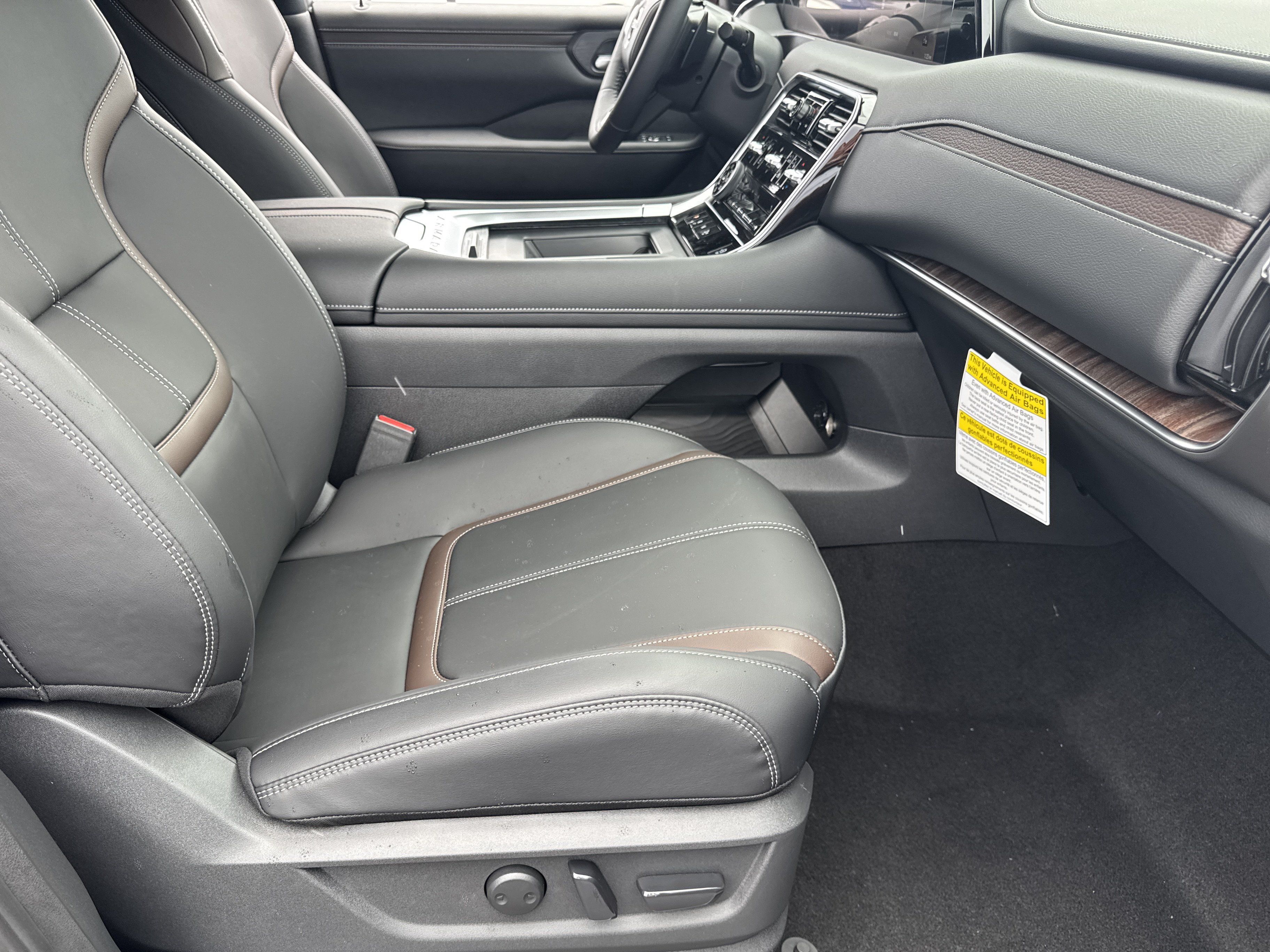 New 2026 Nissan Armada SL w/ Captain's Chari Seat Package AWD/4WD image 27