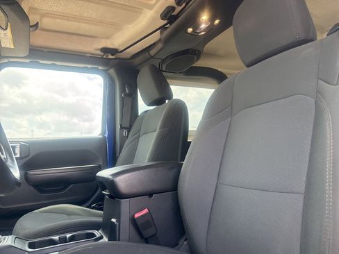Used 2020 Jeep Wrangler Sport AWD/4WD image 32