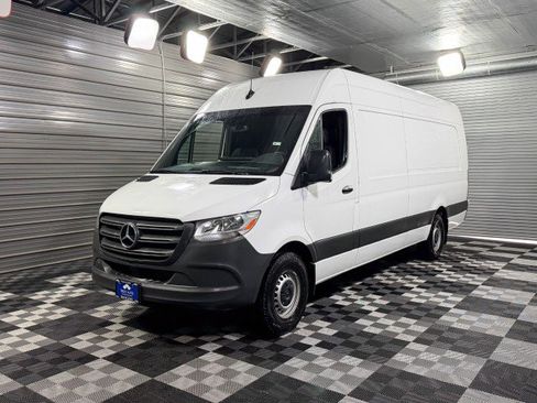 Used 2021 Mercedes-Benz Sprinter 2500 image 38