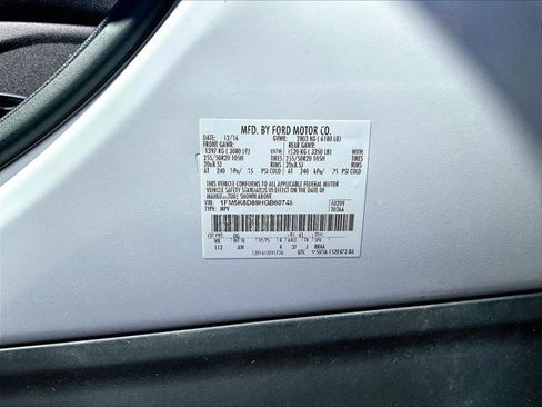 Used 2017 Ford Explorer XLT w/ Equipment Group 202A AWD/4WD image 30