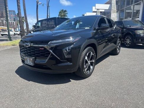 Used 2025 Chevrolet Trax RS FWD image 3