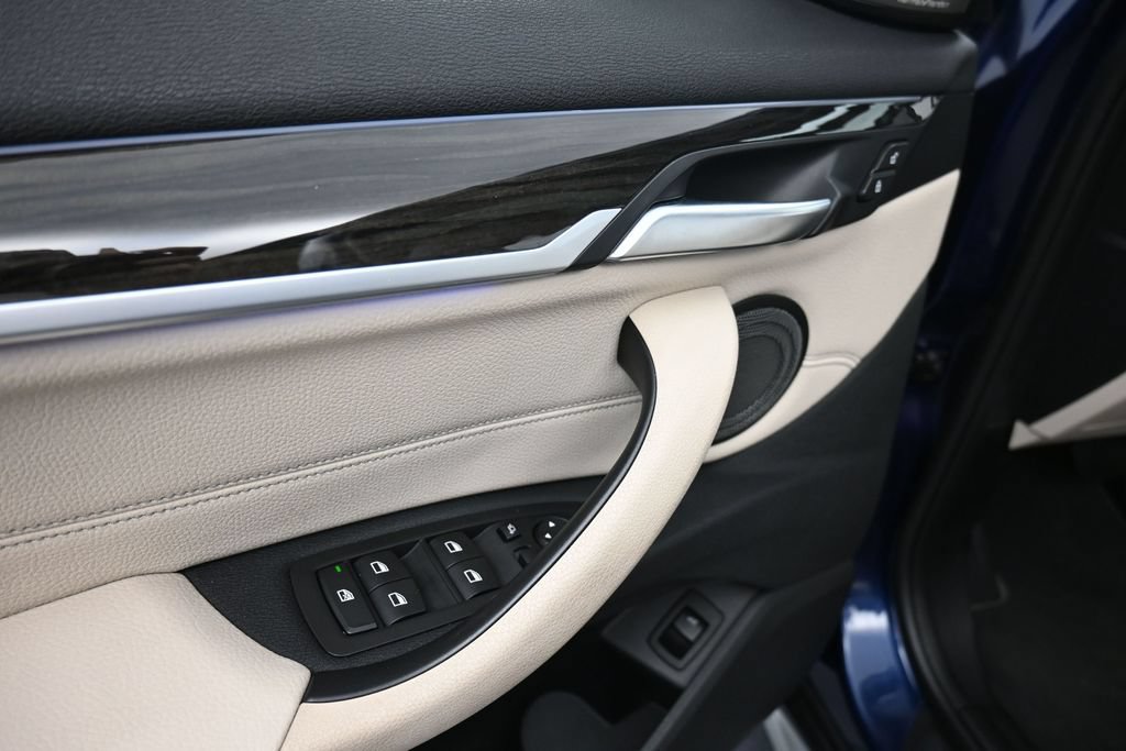 Used 2020 BMW X1 sDrive28i w/ Premium Package FWD image 9