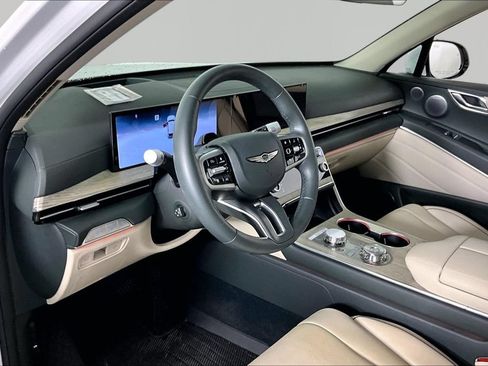 Used 2025 Genesis GV80 3.5T Advanced AWD/4WD image 16
