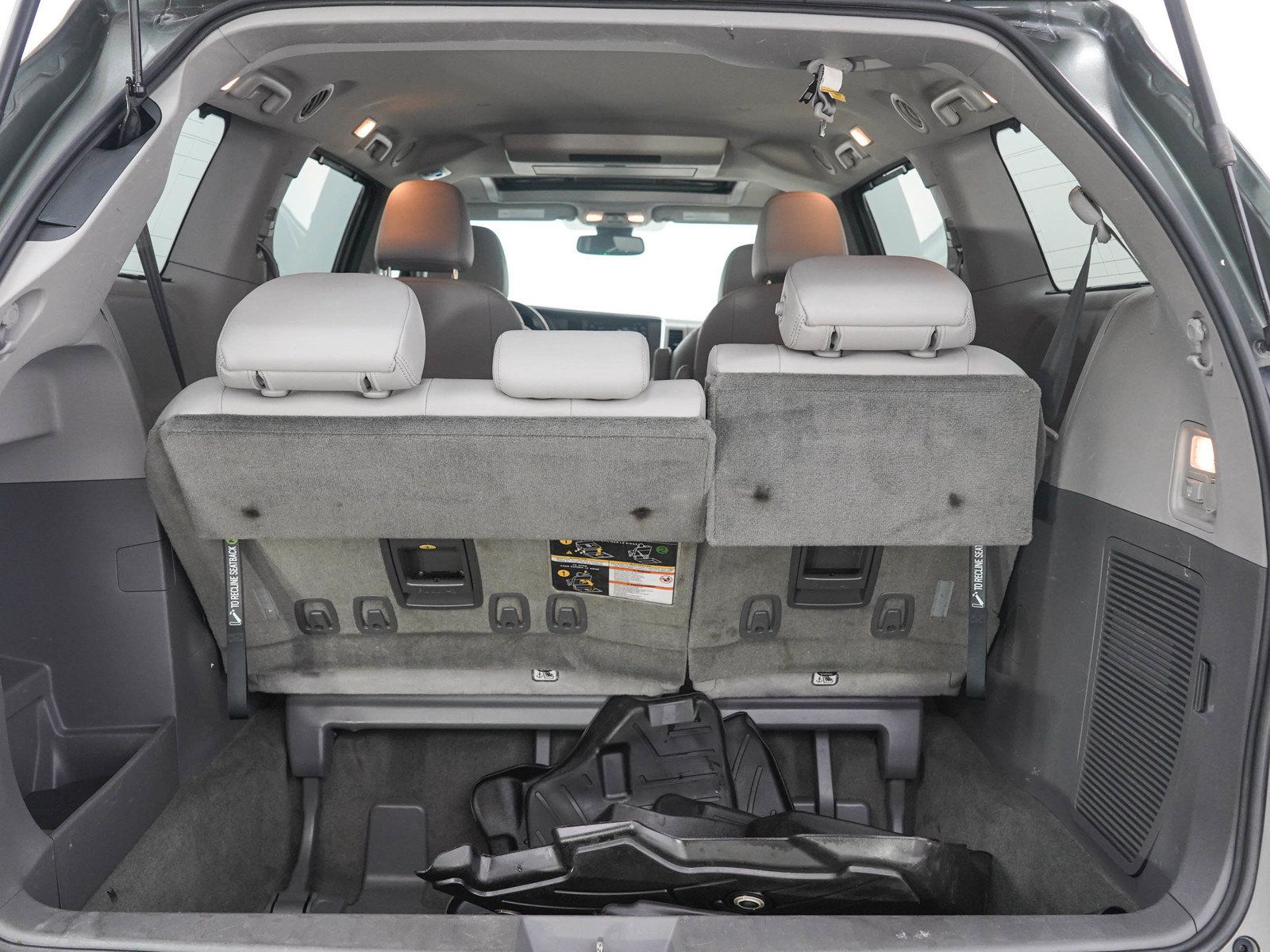 Used 2019 Toyota Sienna XLE Premium w/ Outdoor Package AWD/4WD image 9