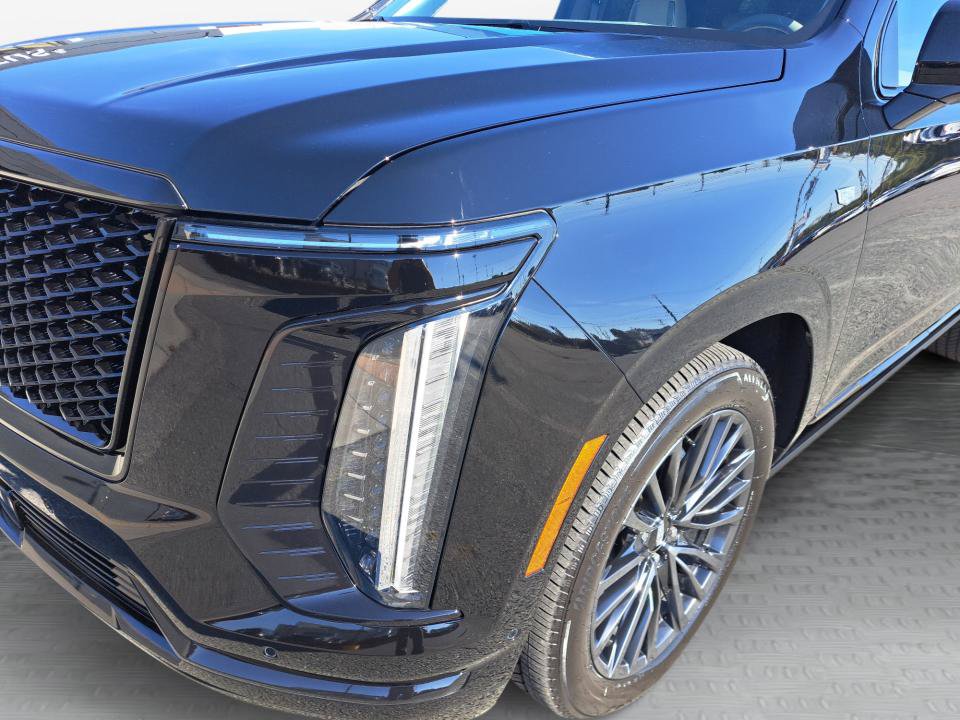 Certified 2025 Cadillac Escalade Sport Platinum w/ LPO, Floor Liner Package AWD/4WD image 22