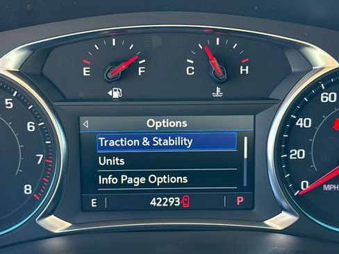 Used 2023 Chevrolet Traverse RS AWD/4WD image 38
