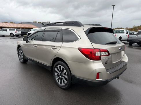 Used 2015 Subaru Outback 3.6R Limited image 3