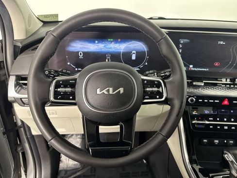 Used 2024 Kia Carnival SX Prestige FWD image 12