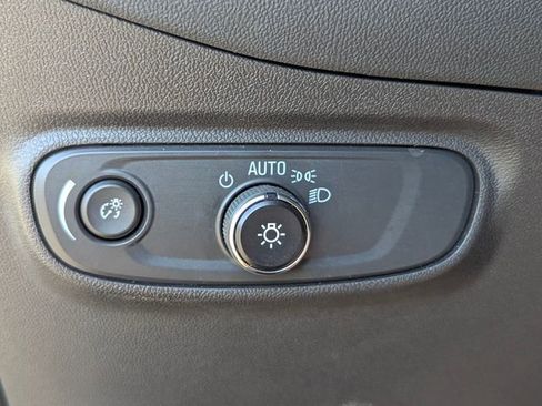 Used 2023 Chevrolet Equinox LT image 29