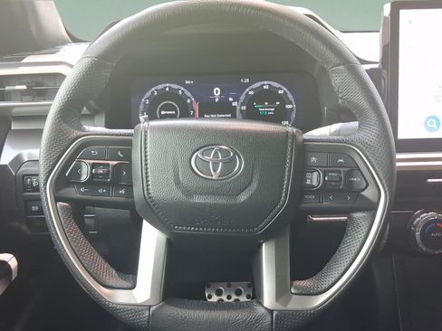 Used 2025 Toyota Tacoma TRD Sport RWD image 17