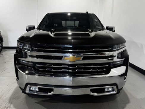 Used 2019 Chevrolet Silverado 1500 LTZ w/ LTZ Convenience Package AWD/4WD image 9