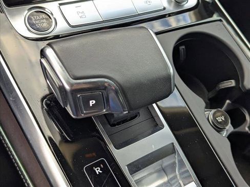 Used 2022 Audi Q8 Prestige image 12