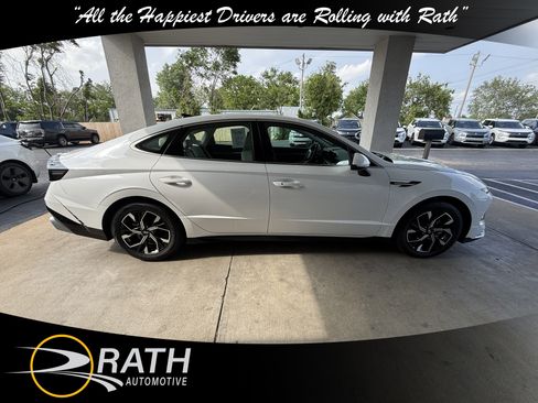 Used 2025 Hyundai Sonata SEL FWD image 10
