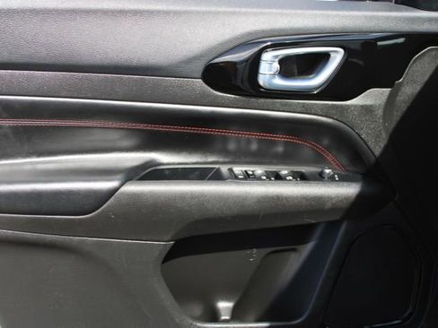 Used 2024 Jeep Compass Trailhawk image 11