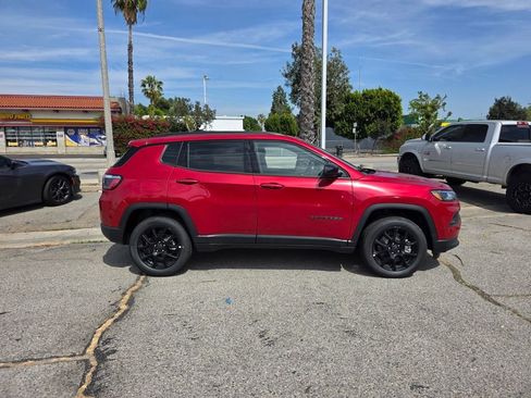 New 2026 Jeep Compass Latitude image 3