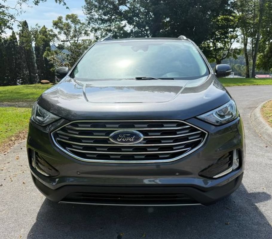 Used 2020 Ford Edge Titanium FWD image 2