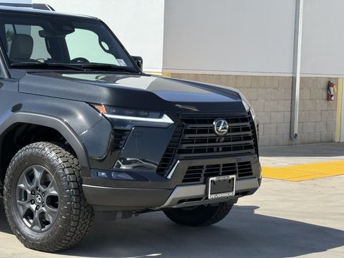New 2026 Lexus GX 550 AWD/4WD image 3