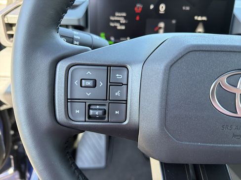 Used 2026 Toyota RAV4 SE w/ Convenience Package AWD/4WD image 25