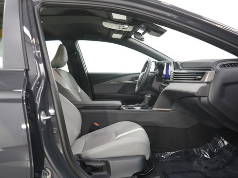 Used 2025 Toyota Camry SE image 10