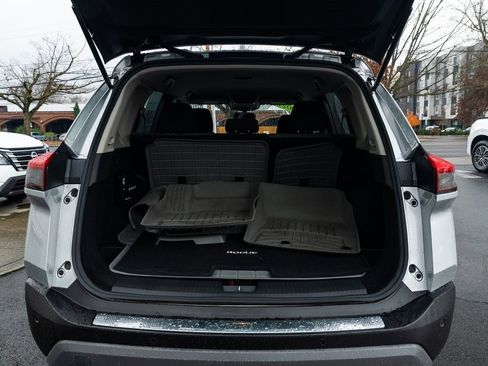 Used 2022 Nissan Rogue SV image 7
