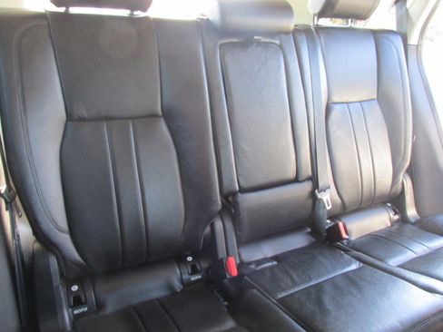 Used 2018 Land Rover Discovery Sport HSE image 5