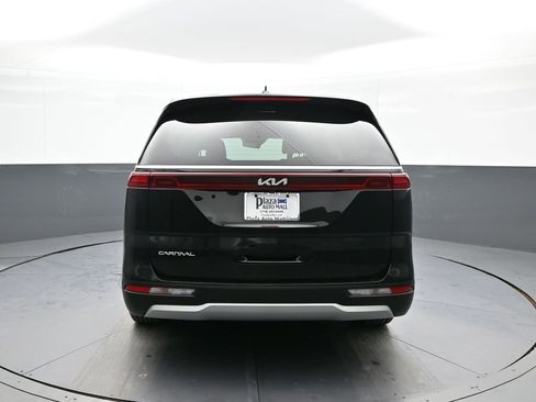 Certified 2023 Kia Carnival EX image 7