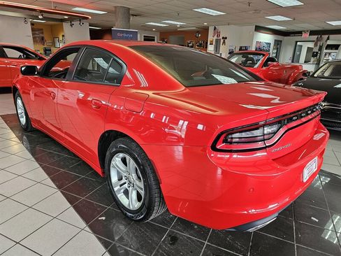 Used 2022 Dodge Charger SXT w/ Leather Interior Group image 8