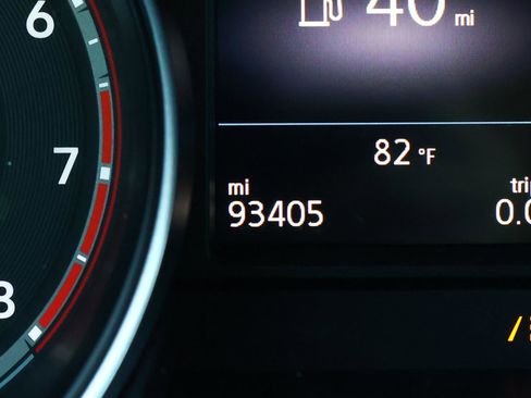 Used 2018 Volkswagen Atlas SE w/ R-Line Package image 26