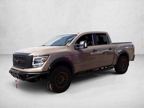 Used 2021 Nissan Titan PRO-4X w/ Pro-4x Convenience Package AWD/4WD image 11
