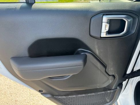New 2026 Jeep Wrangler Unlimited Rubicon AWD/4WD image 18