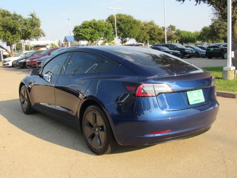 Used 2022 Tesla Model 3 Standard Range image 9