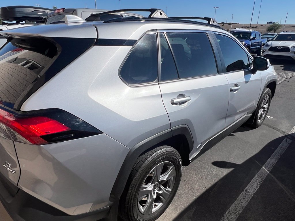 Used 2024 Toyota RAV4 LE AWD/4WD image 4