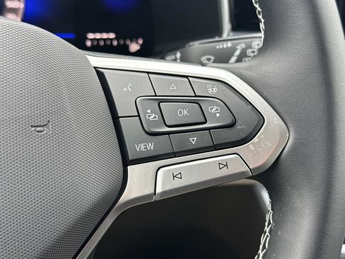 New 2026 Volkswagen Taos SE image 22