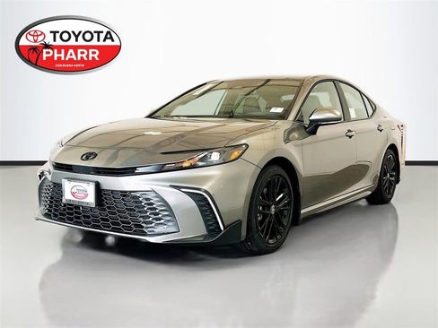 New 2026 Toyota Camry SE image 1