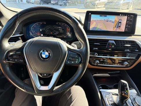 Used 2021 BMW 540i w/ Premium Package image 30