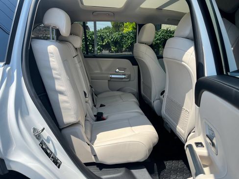 Used 2020 Mercedes-Benz GLB 250 4MATIC image 28