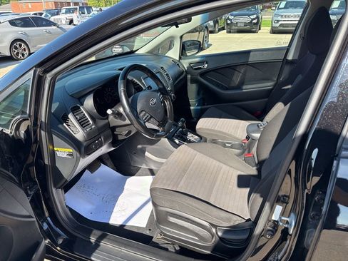 Used 2018 Kia Forte S w/ S Technology Plus Package FWD image 28