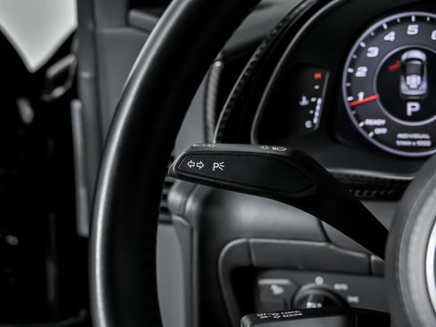 Used 2017 Audi R8 V10 w/ Ceramic Brake Package image 32