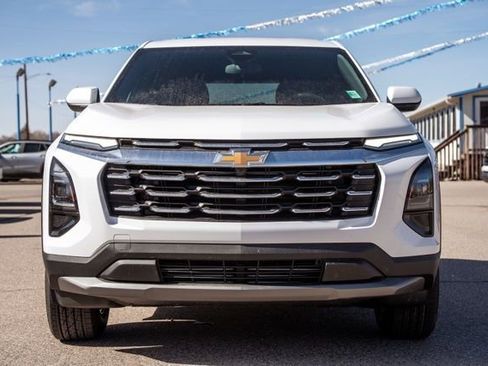 New 2026 Chevrolet Equinox LT FWD image 2