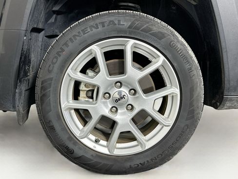 Used 2023 Jeep Renegade Latitude image 11