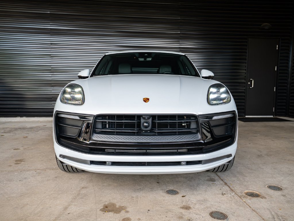 Certified 2023 Porsche Macan AWD/4WD image 10