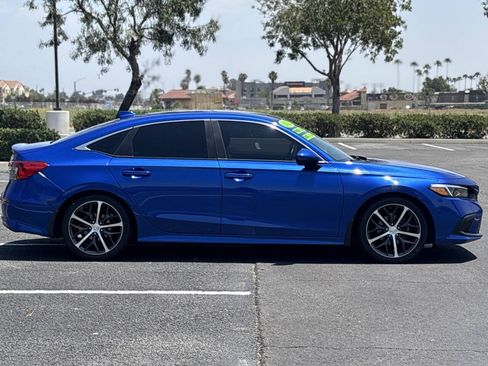Used 2022 Honda Civic Touring image 9